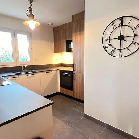 Vila Belle A 150m De La *