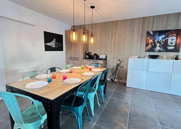 Belle A 150m De La *