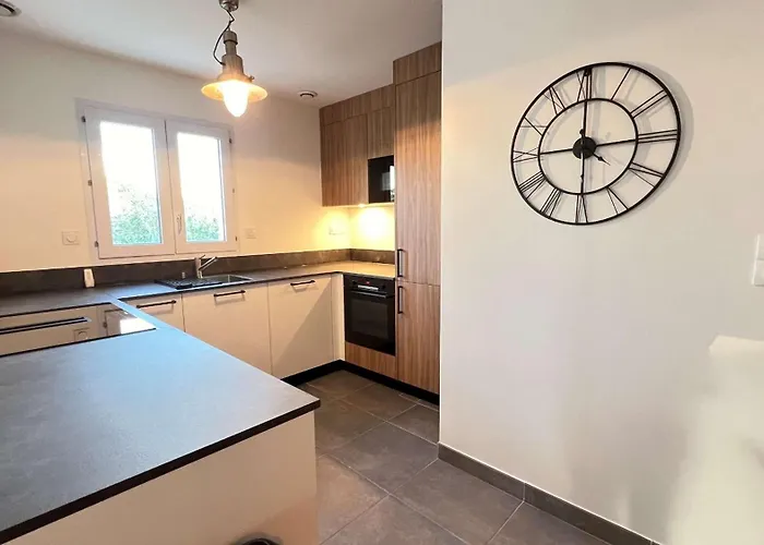 Villa Belle A 150m De La *